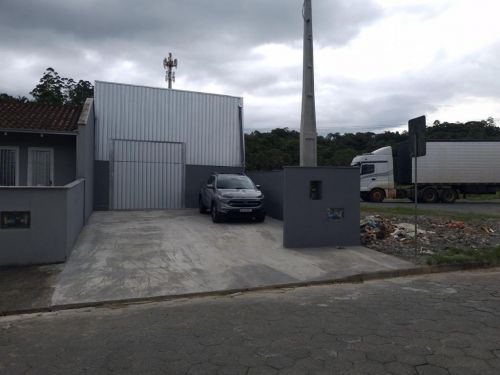 Alugo Galpão metálico 70m2 com pé direito 45m altura no Vila Nova Joinvillesc 735032