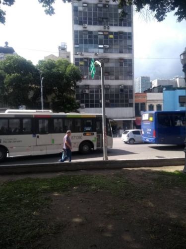 Alugo garagem no centro da cidade. 712149