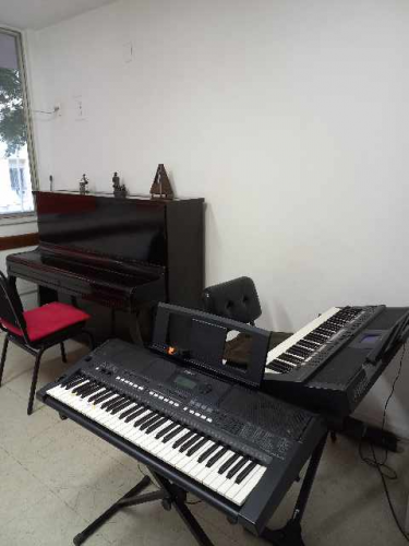 Aula de Teclado Escola de música Profa. Fátima Rodrigues 721812