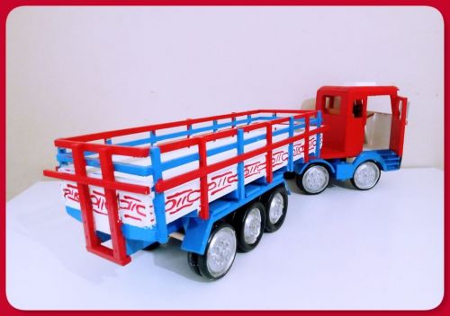 Carreta De Brinquedo Trucada Em Madeira 723611