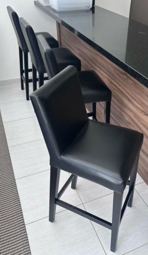 Conjunto de 4 Banquetas Elegantes - Conforto e Sofisticação para Sua Cozinha ou Bar 741781