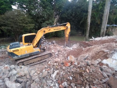 Demolição de prédios em Alto de Pinheiros 701114