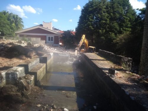 Demolição de prédios em Alto de Pinheiros 701116