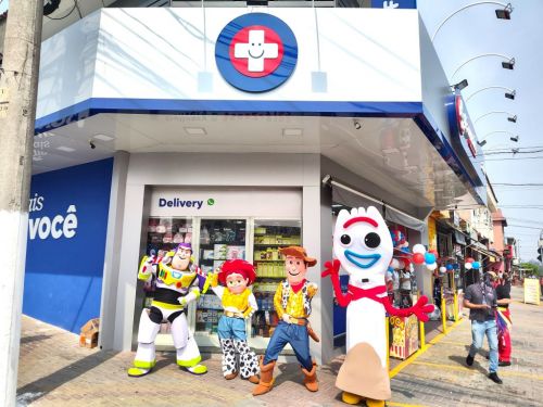 Locução animador Loja personagens vivos farmacia 724012