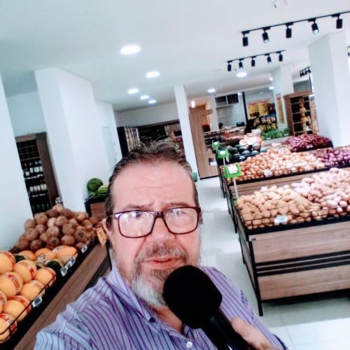 locutor para supermercado  lojas ação porta de loja  725187