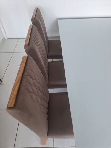 Mesa De Jantar Quadrada Em Tampo Com Vidro- 6 Lugares - Semi-nova 738545