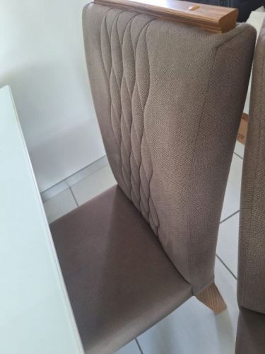 Mesa De Jantar Quadrada Em Tampo Com Vidro- 6 Lugares - Semi-nova 738549