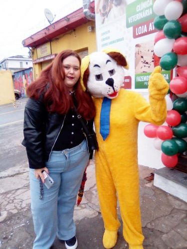 locutor e   mascote  do cachorro  pdv ação de marketing produtos para animais  719374