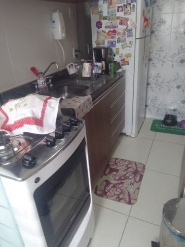 Vendo lindo e aconchegante apartamento excelente localização com varanda e sol da manhã. Aceitamos financiamneto. Rua São Braz. 730729