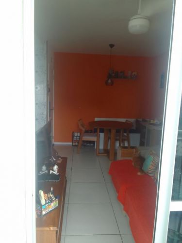 Vendo lindo e aconchegante apartamento excelente localização com varanda e sol da manhã. Aceitamos financiamneto. Rua São Braz. 730732