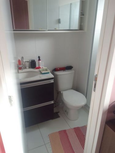 Vendo lindo e aconchegante apartamento excelente localização com varanda e sol da manhã. Aceitamos financiamneto. Rua São Braz. 730734